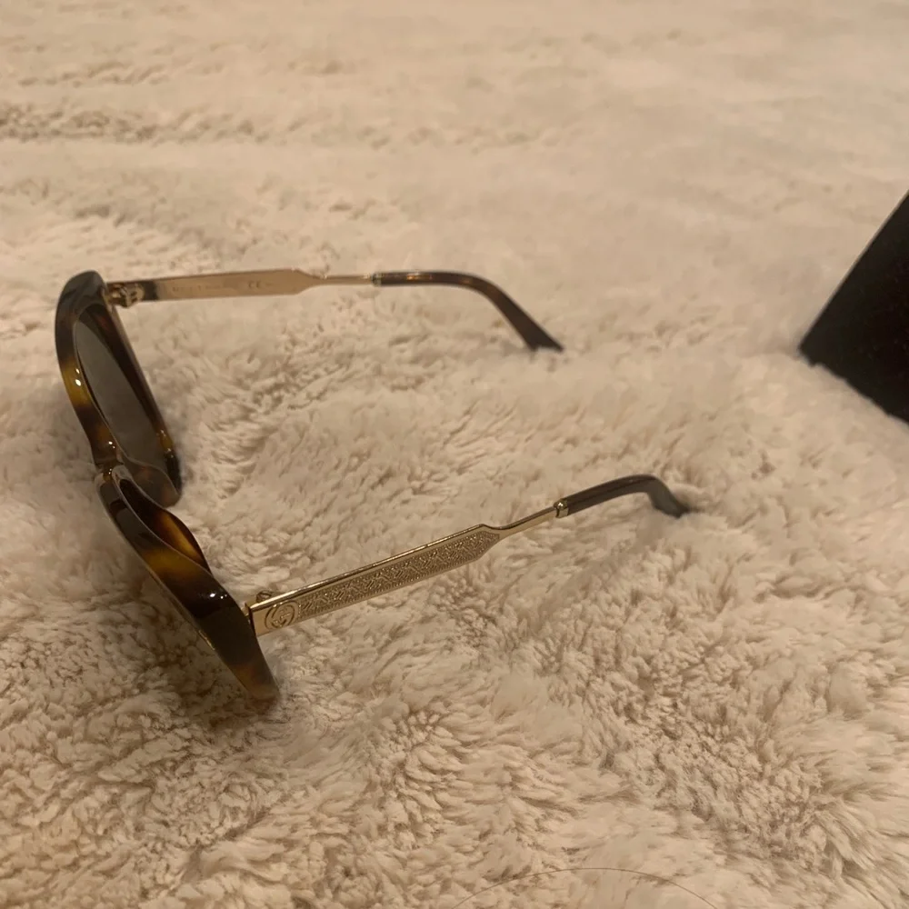 Gucci - Cheetah/Cat Eye Sunglasses - Picture 2 of 5